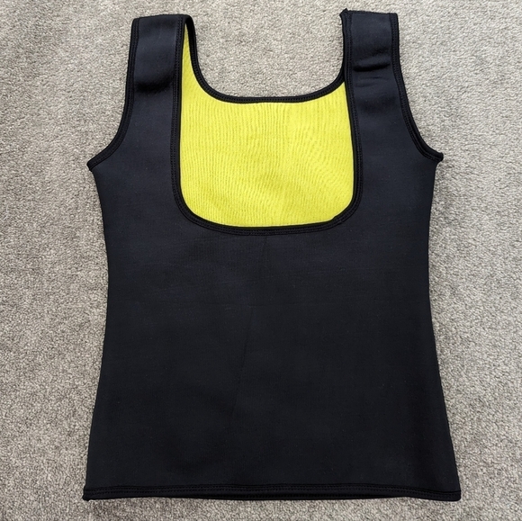 Black rash guard with yellow lining size Medium - Picture 5 of 8
